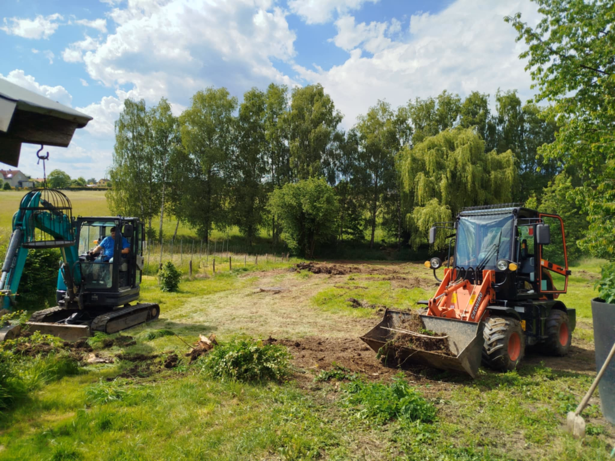 Pozadí sekce Služby - Zahrady Ondra Červenec